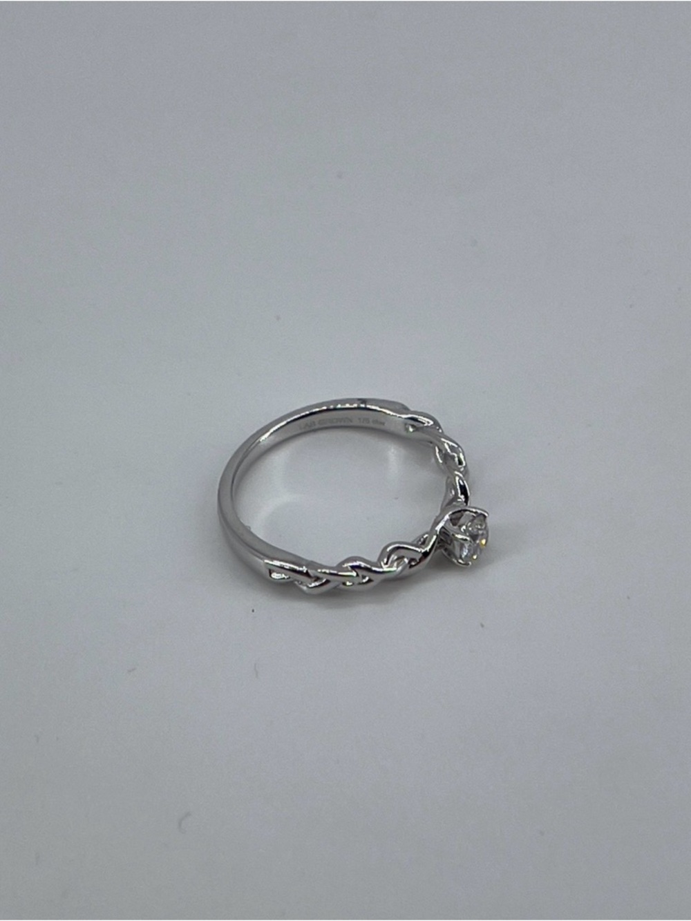 10K White Gold Lab Grown Diamond Ring 0.20 CT Round Size 7 Twisted Band - Picture 8 of 10